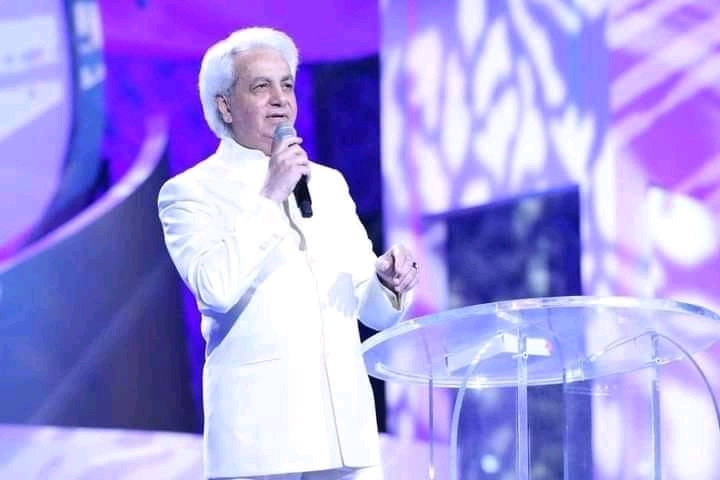 Pastor Benny Hinn Biography: Age, Wife, Ministry, Messages, Books & Pictures