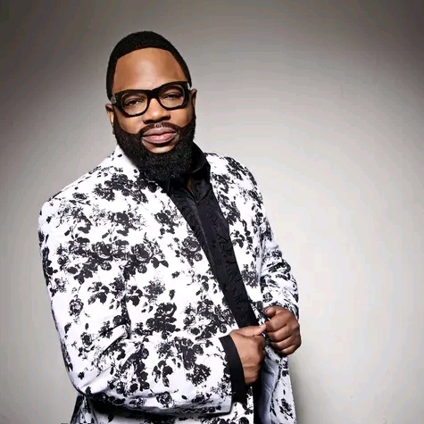 Biography Of Hezekiah Walker: Age, Music Career, Family, Songs & Pictures