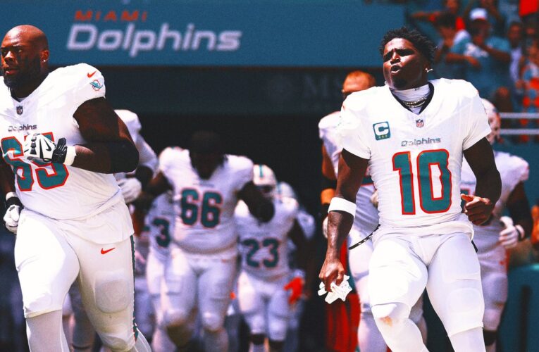 Dolphins rally around Tyreek Hill as agent calls for officers to be fired